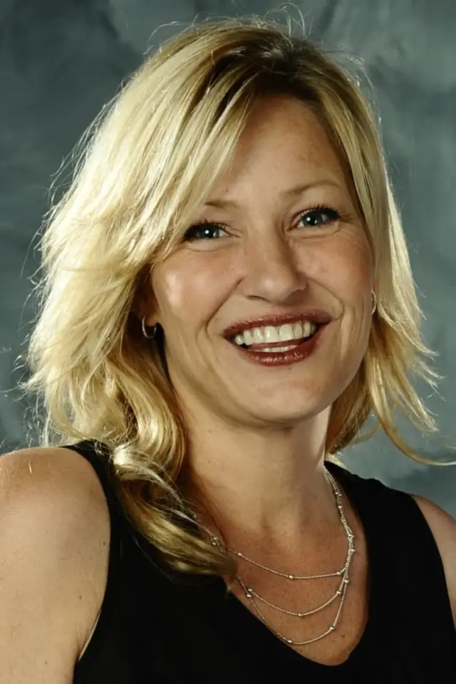 Фото Джои Лорен Адамс (Joey Lauren Adams)