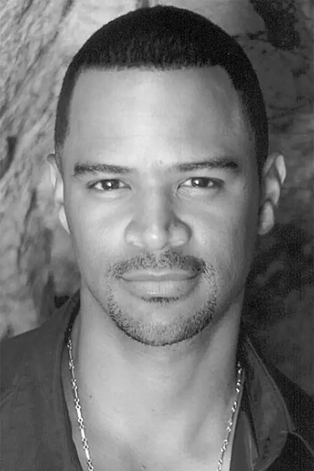 Фото Дондре Уитфилд (Dondré Whitfield)