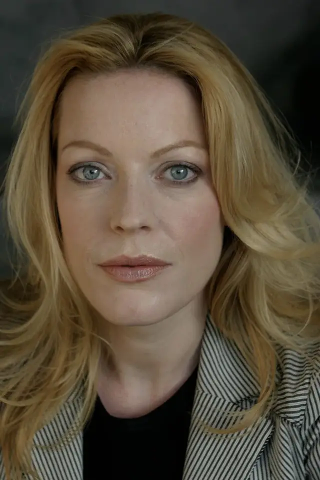 Фото  (Sherie Rene Scott)