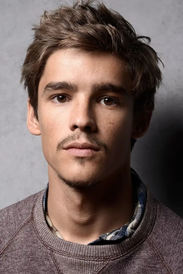 Фото Брентон Твейтс (Brenton Thwaites)