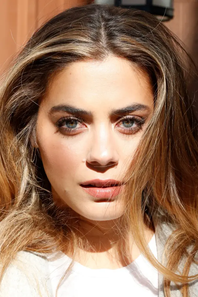 Фото Лоренца Иццо (Lorenza Izzo)