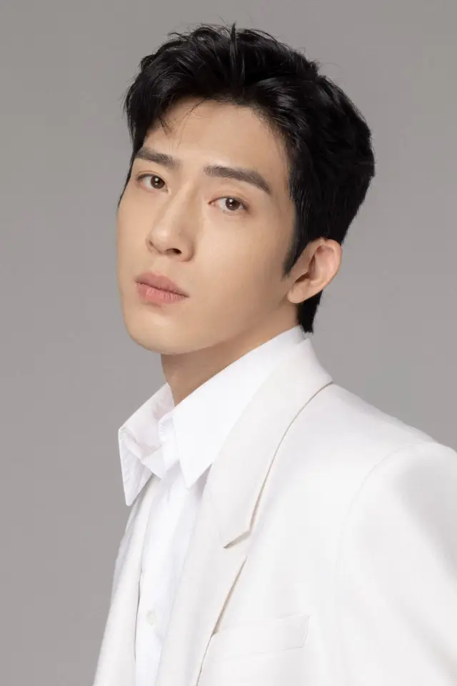 Фото Цзин Бай Жань (Jing Boran)