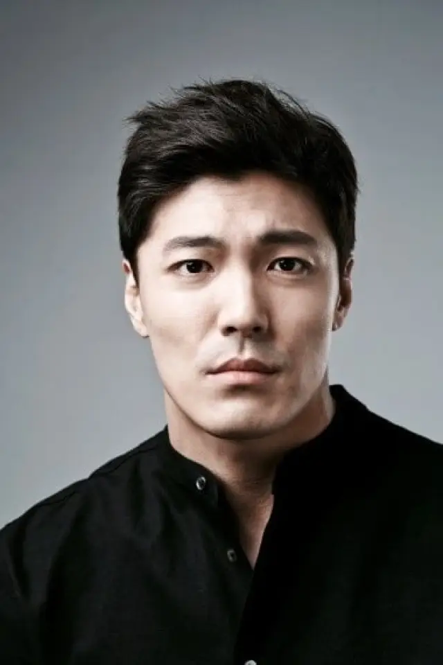 Фото Ли Чжэ Юн (Lee Jae-yoon)