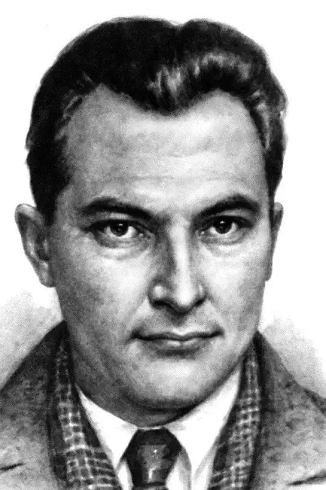 Фото Евгений Петров (Yevgeni Petrov)