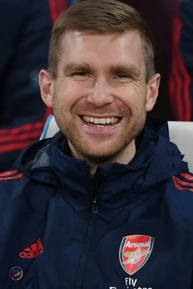 Фото  (Per Mertesacker)