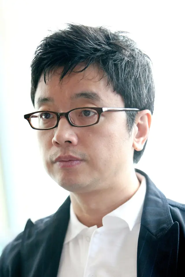 Фото  (E J-yong)