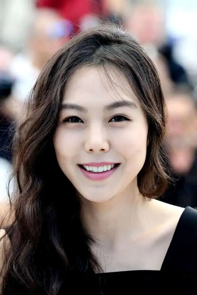 Фото Ким Мин Хи (Kim Min-hee)