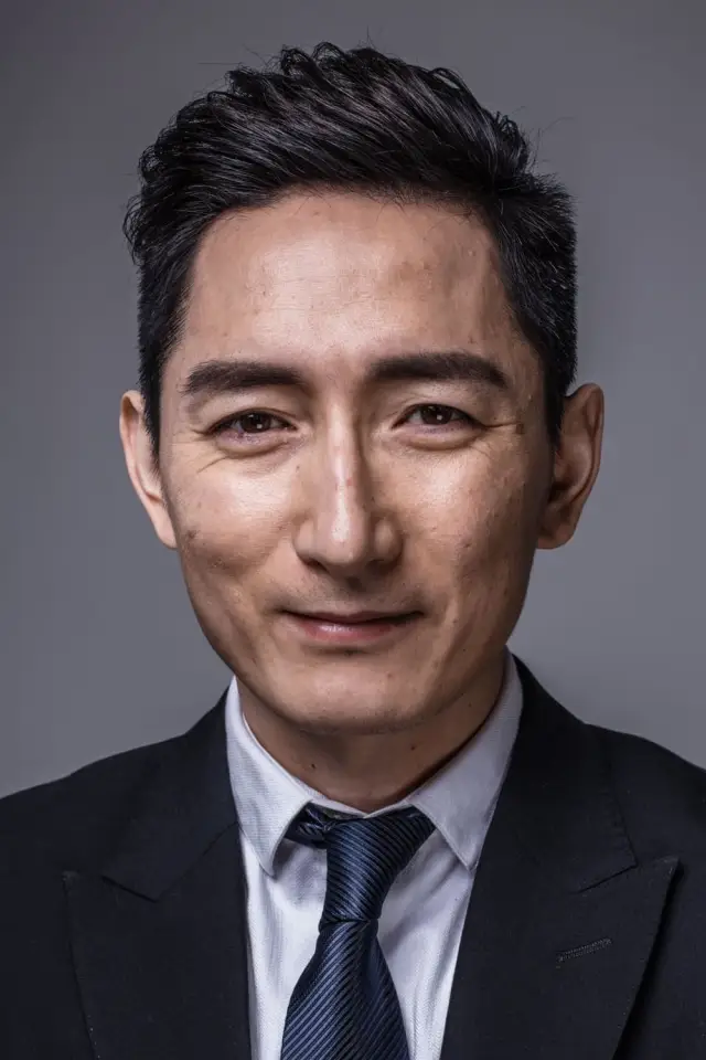 Фото  (Jiang Zhongwei)