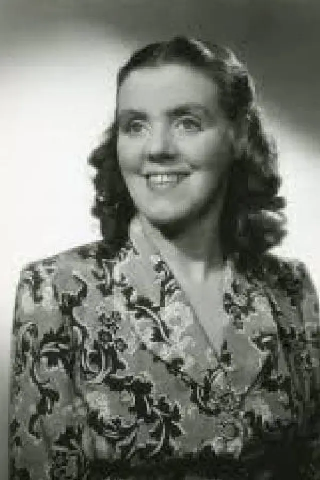Фото  (Marjorie Rhodes)