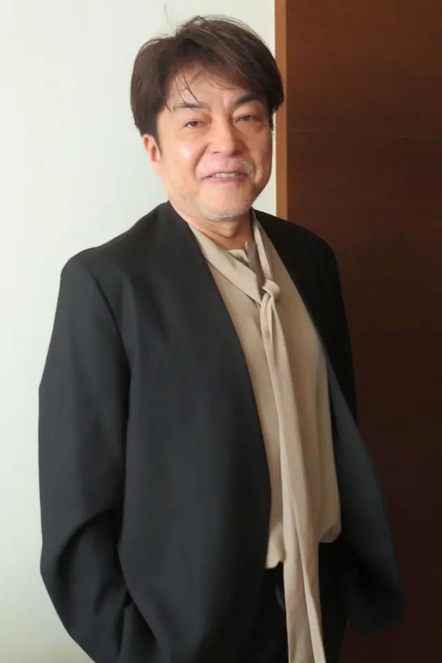 Фото  (Hiroshi Nishitani)