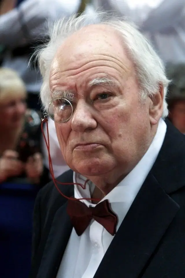 Фото  (Patrick Moore)