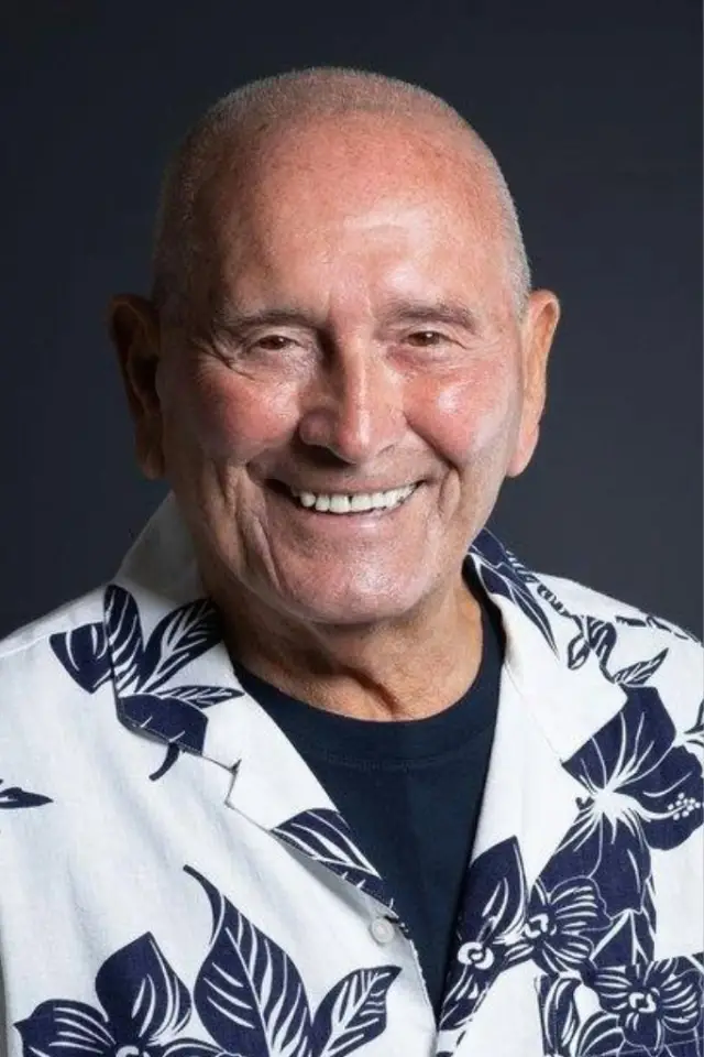 Фото  (Tommy Cannon)