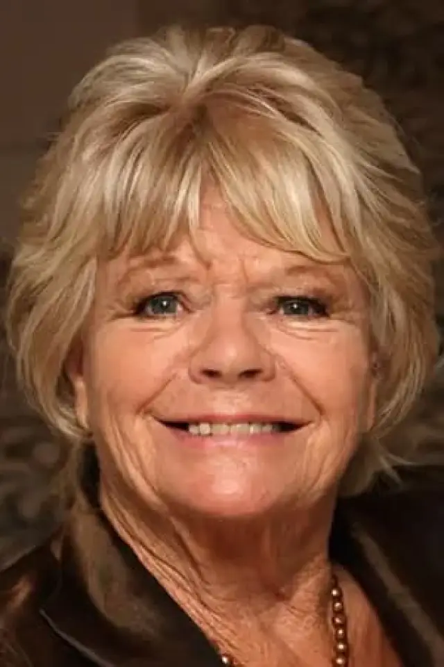 Фото  (Judith Chalmers)
