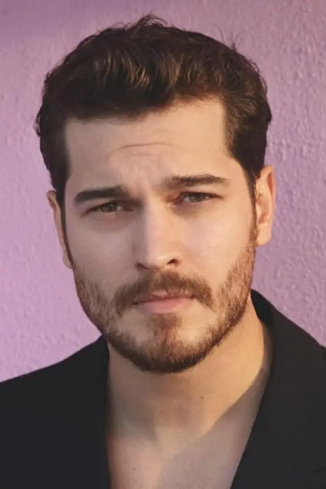 Фото  (Çağatay Ulusoy)