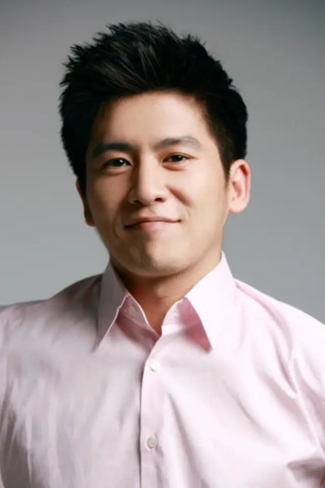 Фото  (Hong Kyung-min)