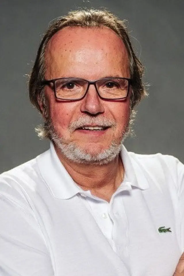 Фото  (Tato Gabus Mendes)