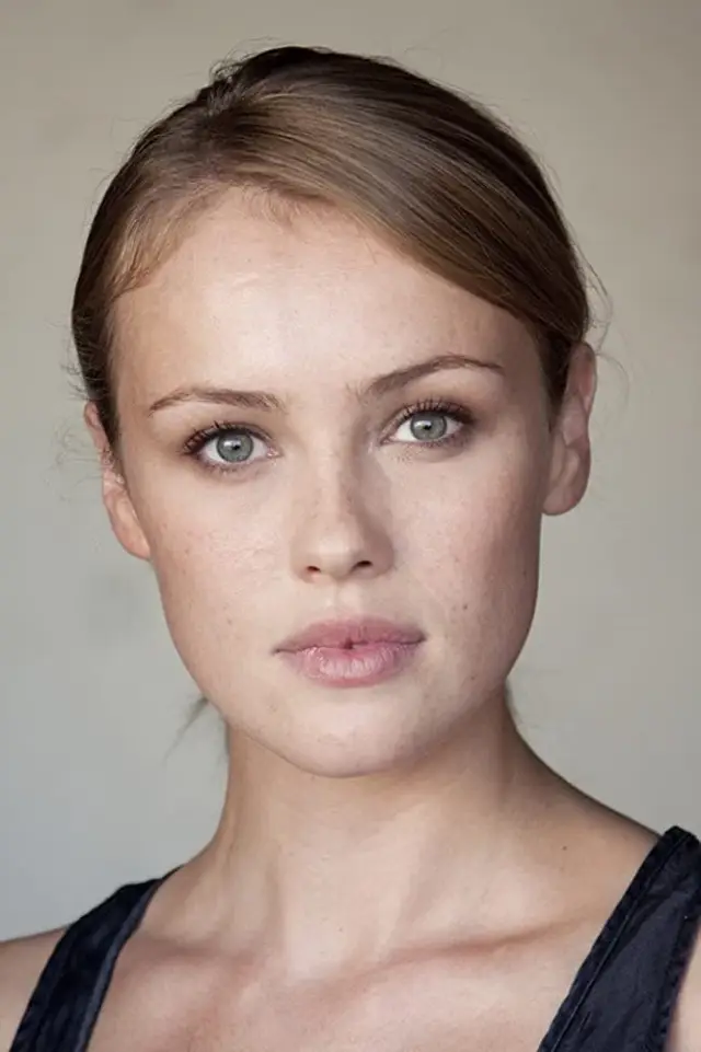 Фото Ханна Нью (Hannah New)