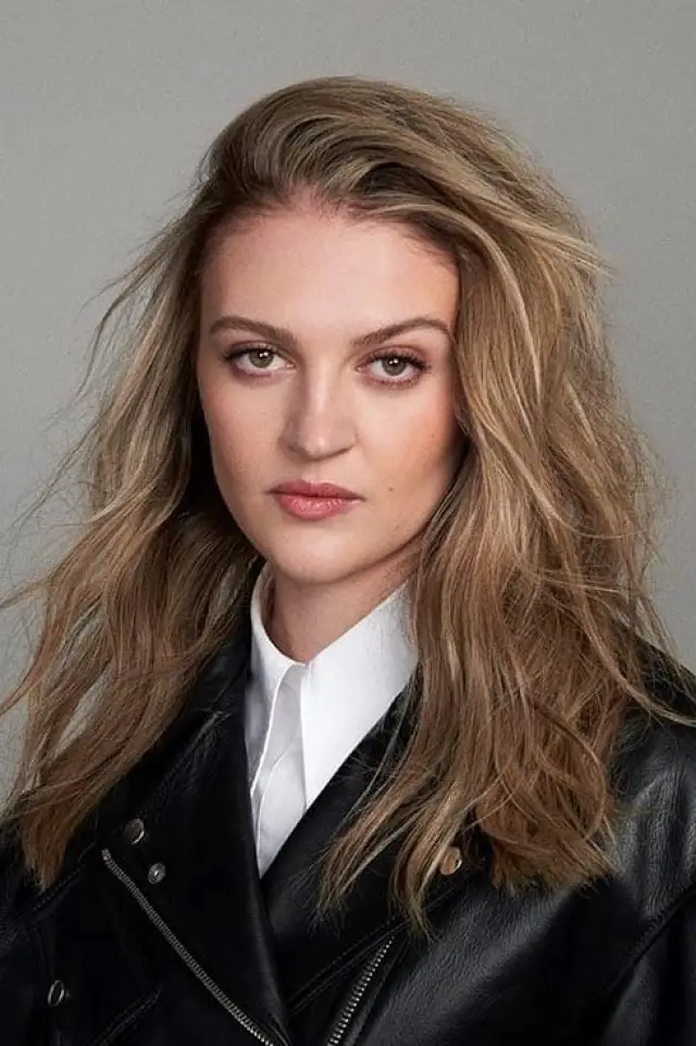 Фото Лара Пик (Lara Peake)