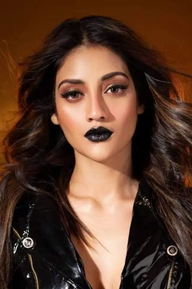 Фото Нусрат Джахан (Nusrat Jahan)