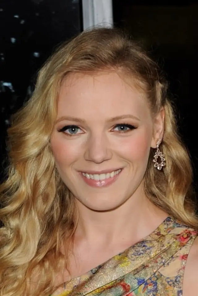 Фото  (Emma Bell)