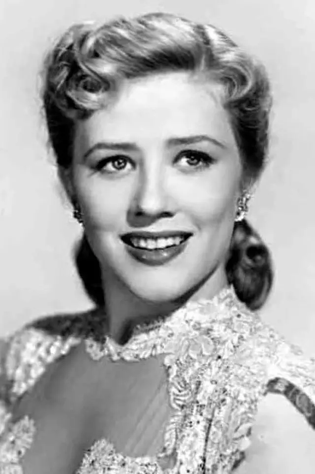 Фото  (Joyce Holden)