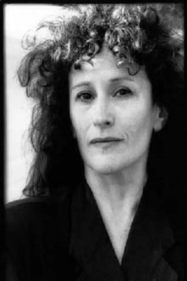 Фото  (Lynne Tillman)