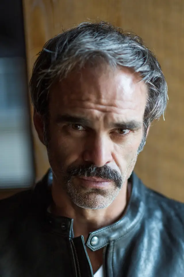 Фото Стивен Огг (Steven Ogg)