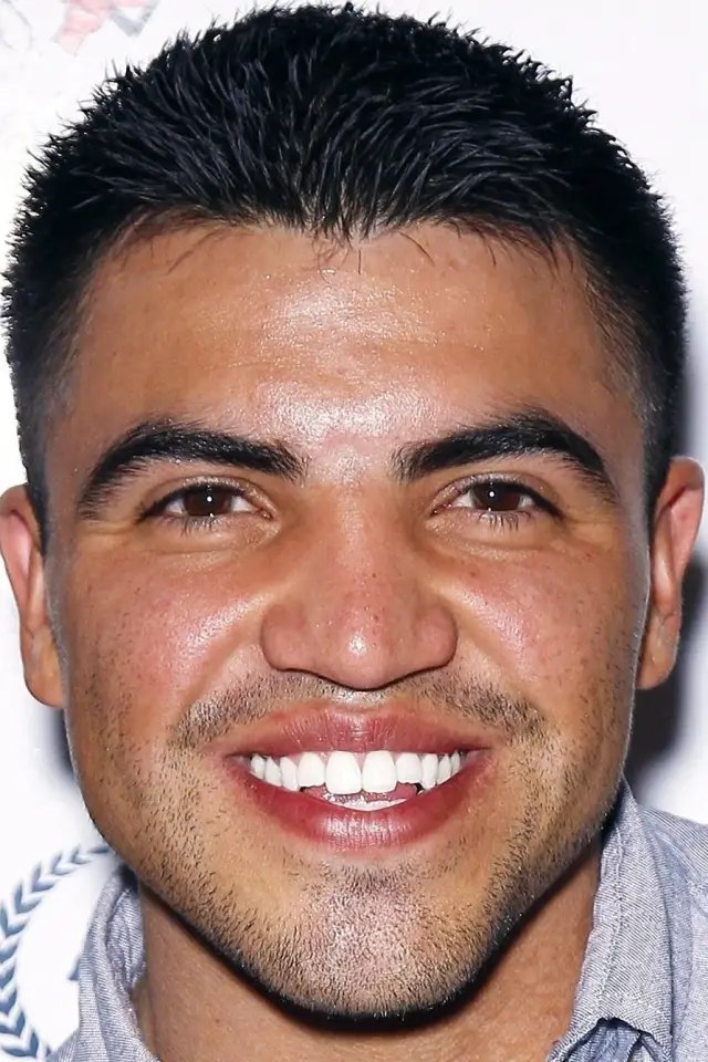 Фото  (Victor Ortiz)