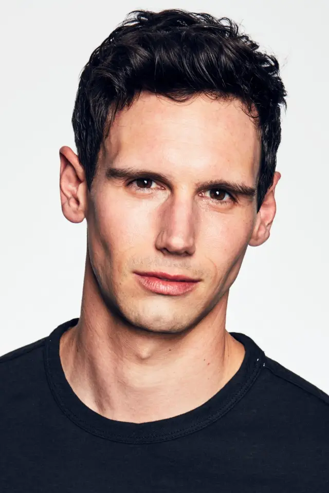 Фото Кори Майкл Смит (Cory Michael Smith)