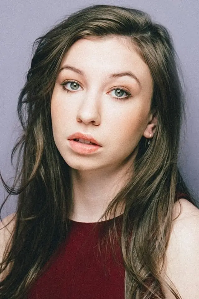 Фото Кейтлин Нэйкон (Katelyn Nacon)