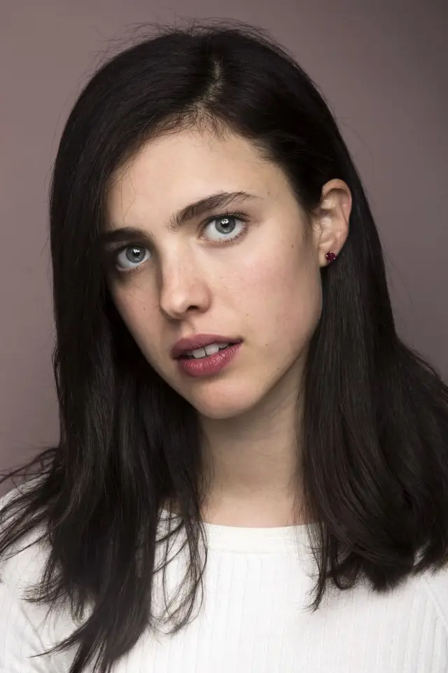 Фото Маргарет Куолли (Margaret Qualley)