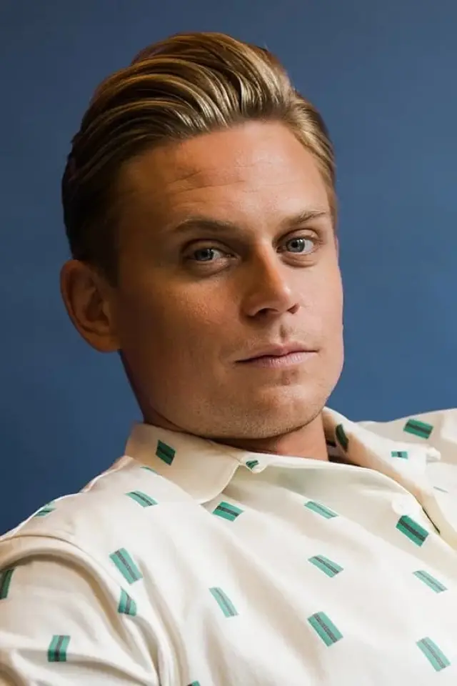 Фото Билли Магнуссен (Billy Magnussen)