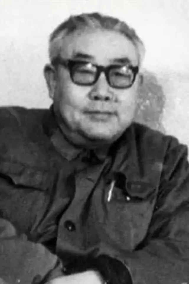 Фото  (Feng Yifu)