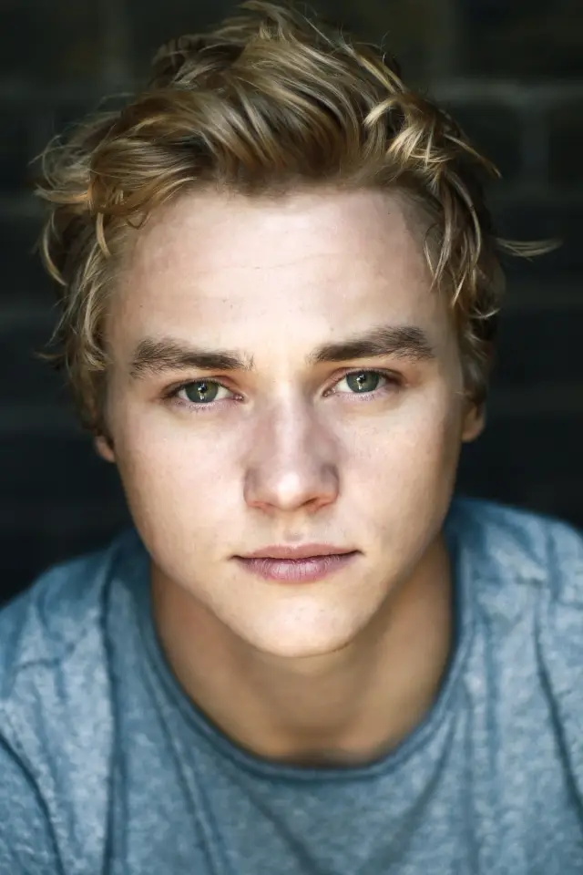 Фото Бен Харди (Ben Hardy)