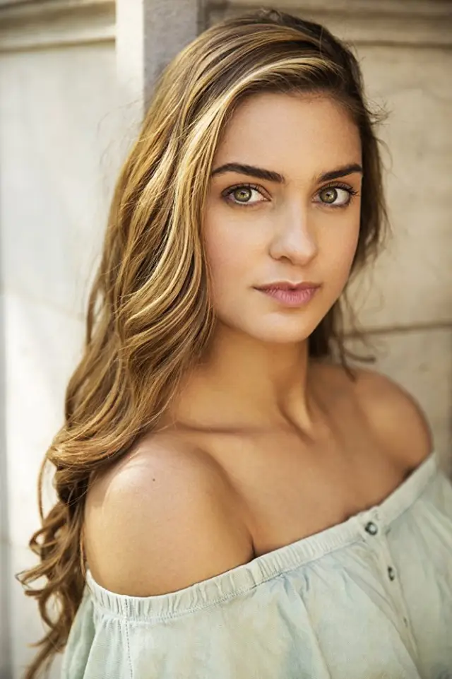 Фото  (Mia Cole)