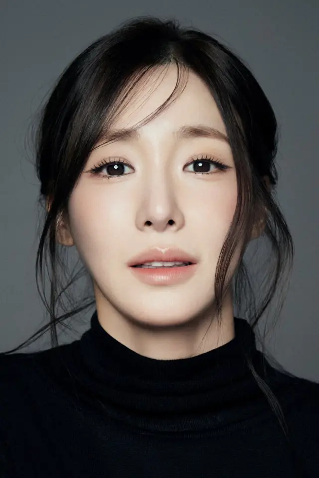 Фото  (Tiffany Young)