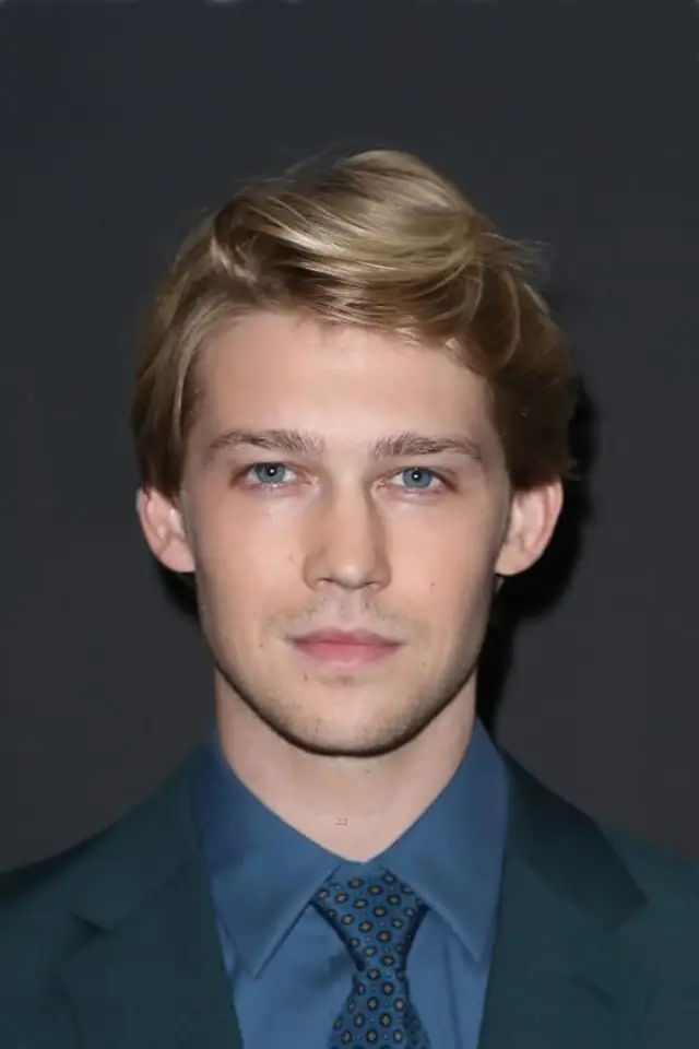 Фото Джо Алвин (Joe Alwyn)
