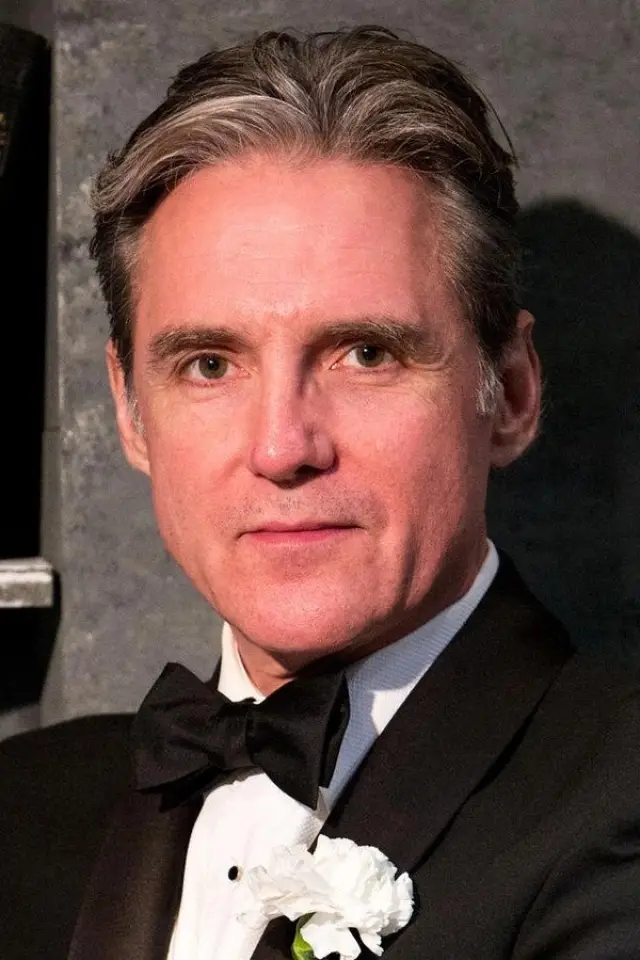 Фото  (Michael Praed)