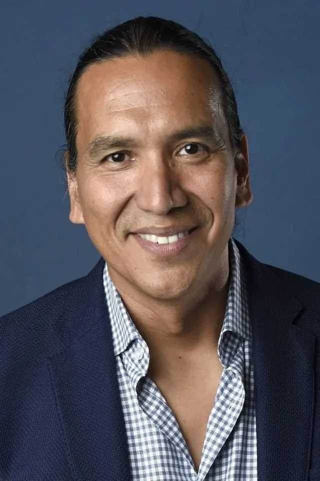 Фото Майкл Грейайз 

 (Michael Greyeyes)