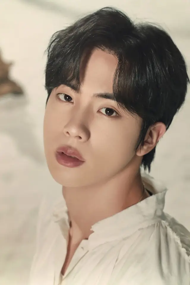 Фото Джин (Jin)