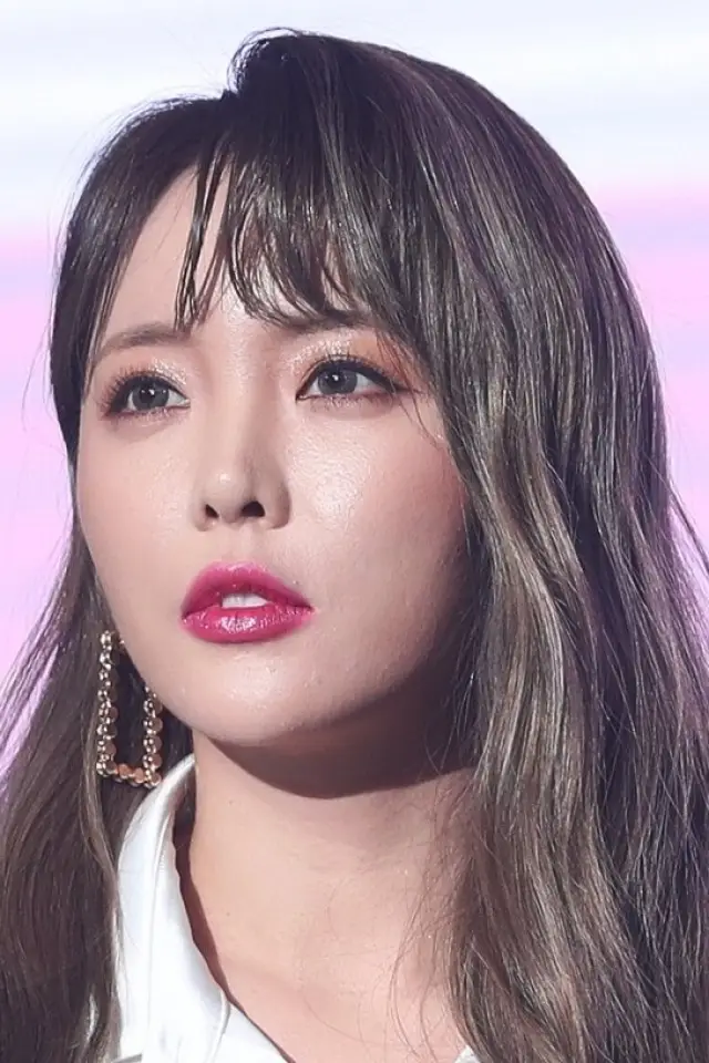 Фото Хон Чжин Ён (Hong Jin-young)