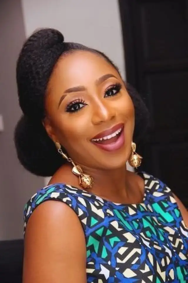 Фото  (Dakore Egbuson-Akande)