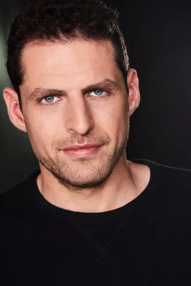 Фото  (Sam Kryszek)