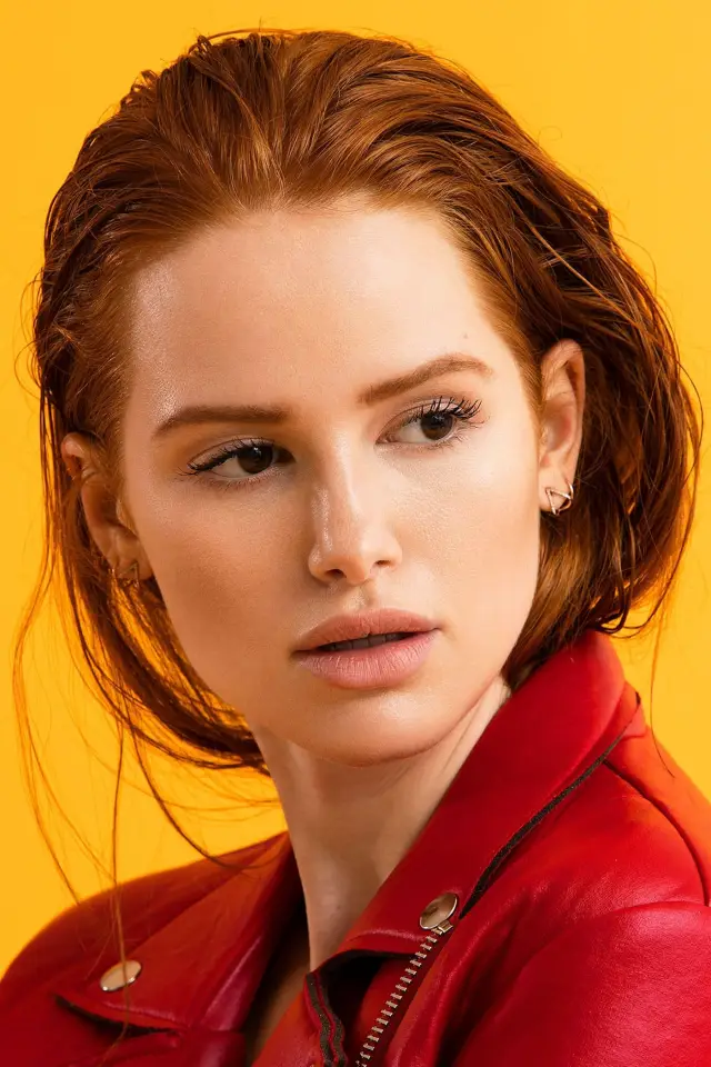 Фото Мэдэлайн Петш (Madelaine Petsch)