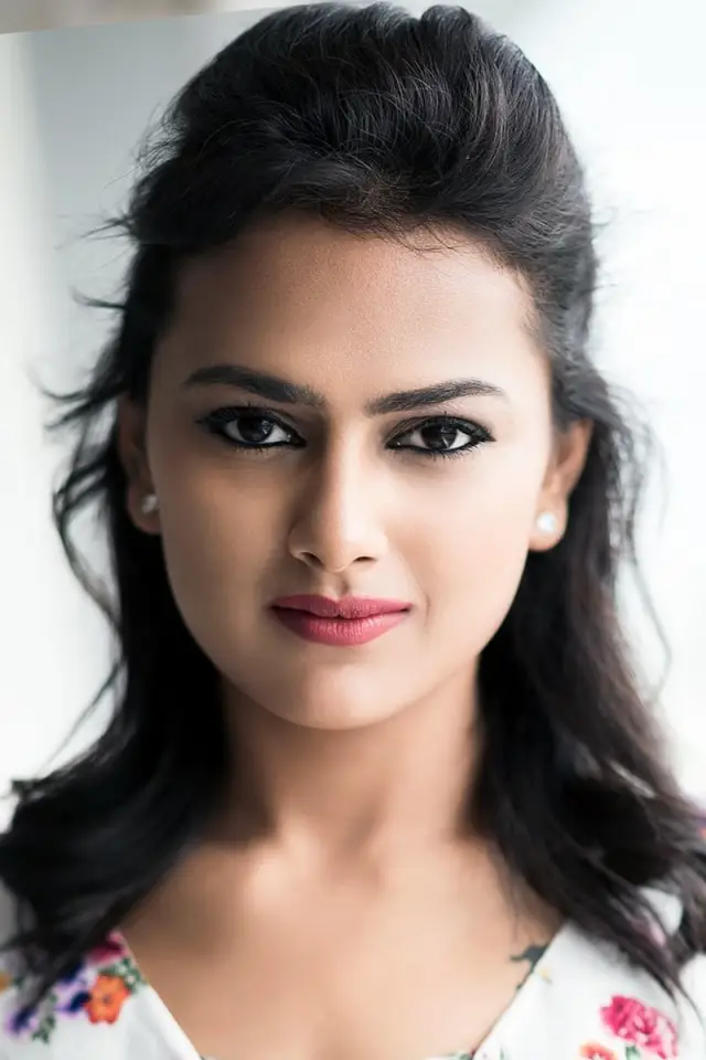 Фото Шраддха Шринат (Shraddha Srinath)