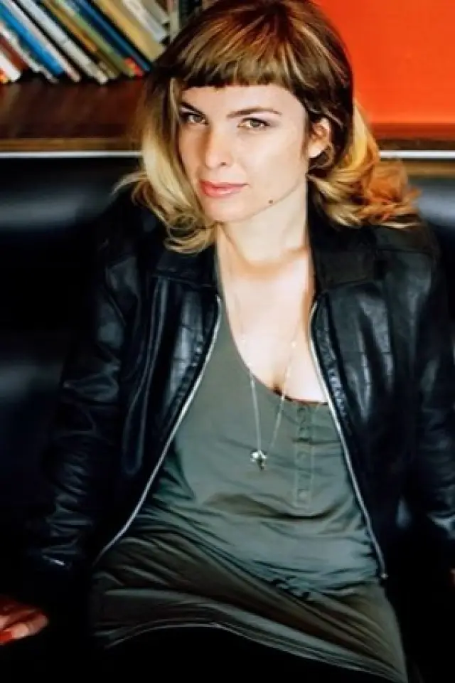 Фото  (Émilie Jouvet)