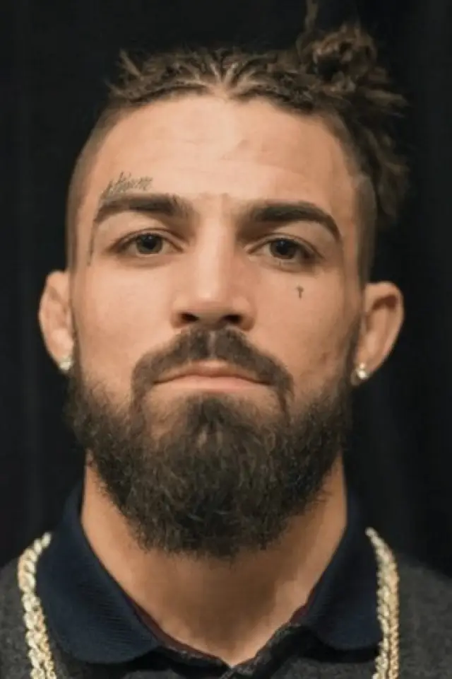 Фото  (Mike Perry)