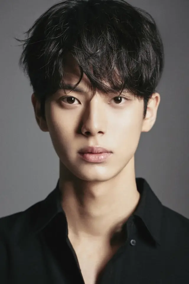 Фото  (Lee Chae-min)