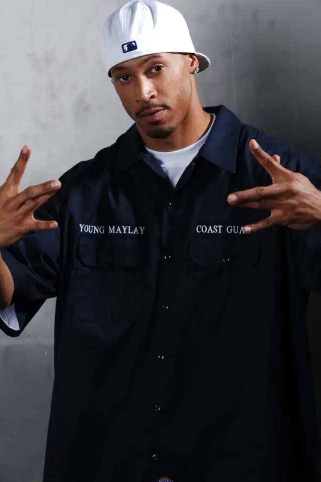 Фото  (Young Maylay)
