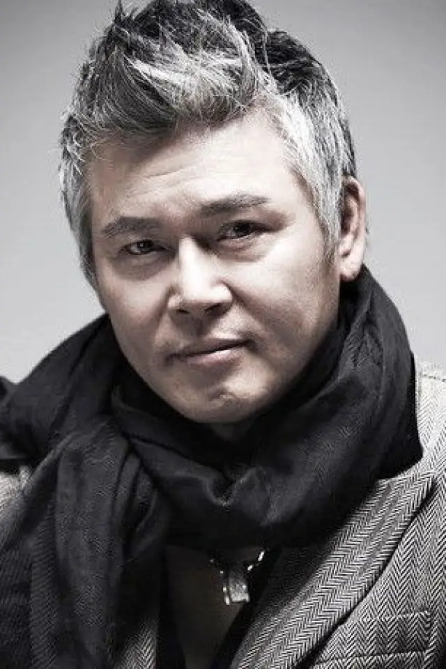 Фото  (Lee Dong-jun)